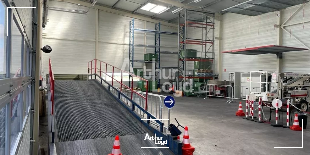 VILLEBAROU - LOCATION LOCAL D'ACTIVITE DE 400 M²